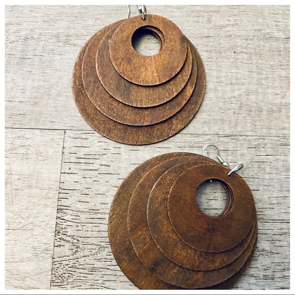 ✨RESTOCKED✨FAVORITE BOHO CHIC WOOD CIRCLE LAYERED FABULOUS EARRINGS - Picture 10 of 11